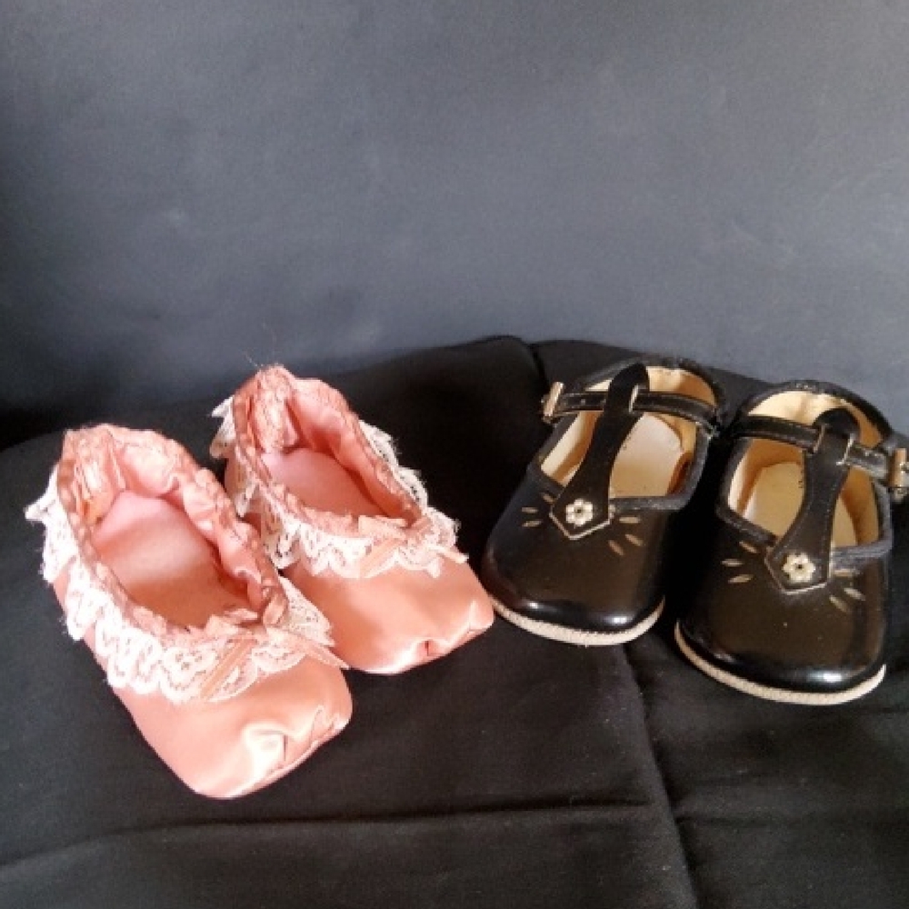 Vintage Infant Shoes Lot Of Two